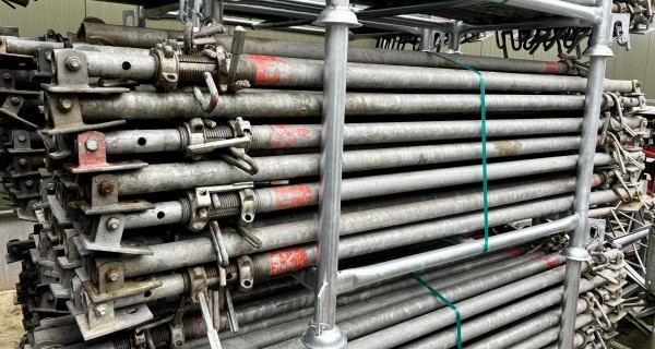 Schoorstempels 240-400CM gebruikt