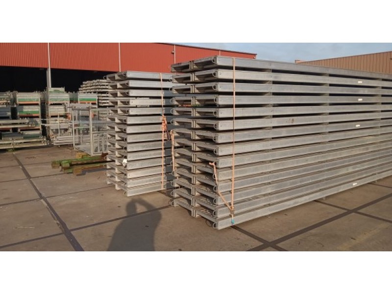 Layher aluminium loopbruggen 6.10M gebruikt