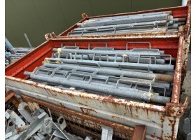 Leuningstaander tbv randbeveiliging ofwel valbeveiliging