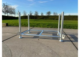 Aanbieding gloednieuwe stapelbokken voor een gebruikte prijs