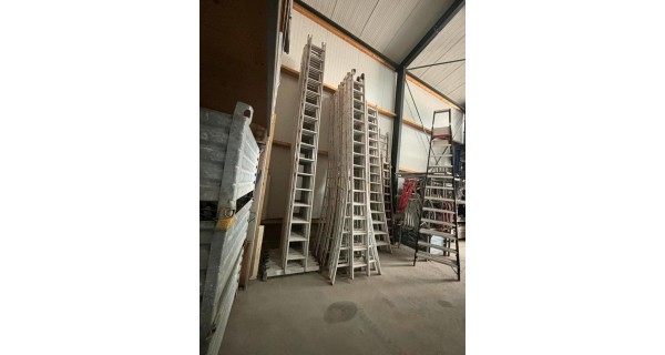 Aluminium steekladder/ enkele ladder 16trede 4.50M