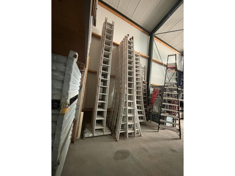 Aluminium steekladder/ enkele ladder 16trede 4.50M