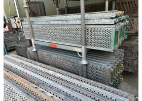 Layher Blitz stalen vlonders / roosters 0.32x2.07M