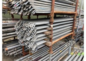 Nieuwe en gebruikte bouwhekschoren