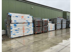 Partij gebruikt Layher Blitz renovatiesteiger