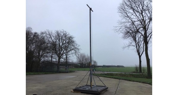 Gebruikte lichtmasten 6 tot 12 meter kantelbaar op stelcon