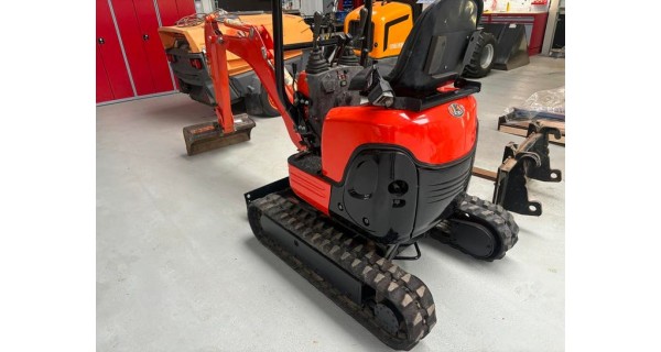 2015 Kubota U10-3 met 1400uur en 2 bakken